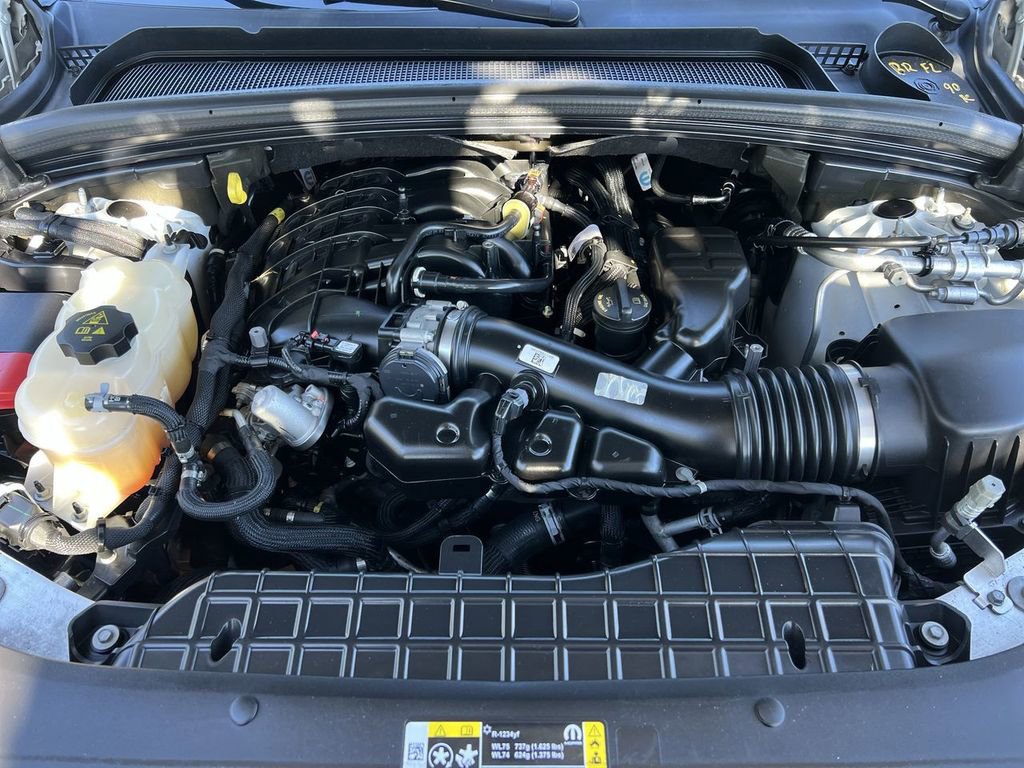 Used 2022 Jeep Grand Cherokee Limited w/ Luxury Tech Group II image 28