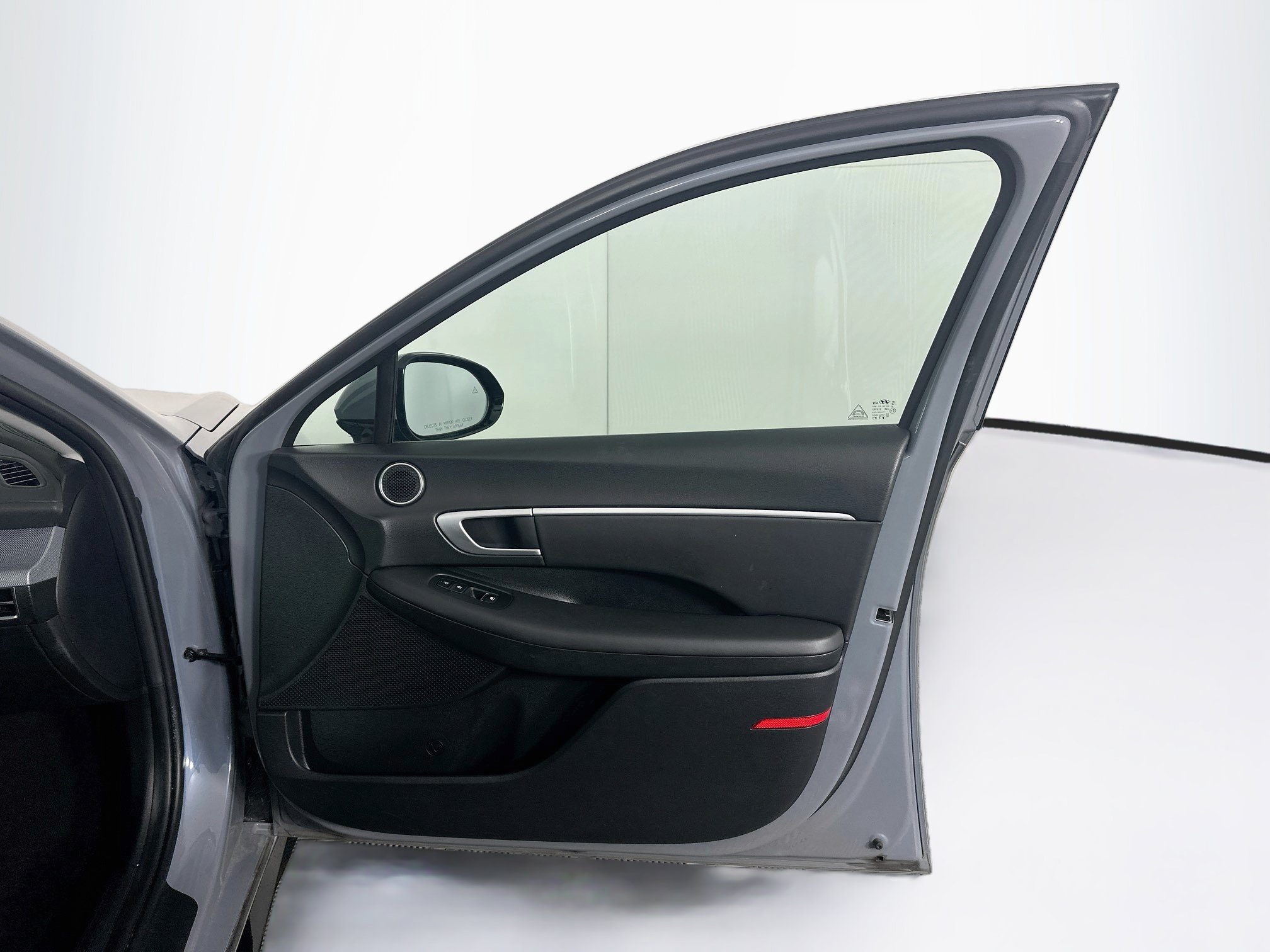 Used 2025 Hyundai Sonata SEL FWD image 30