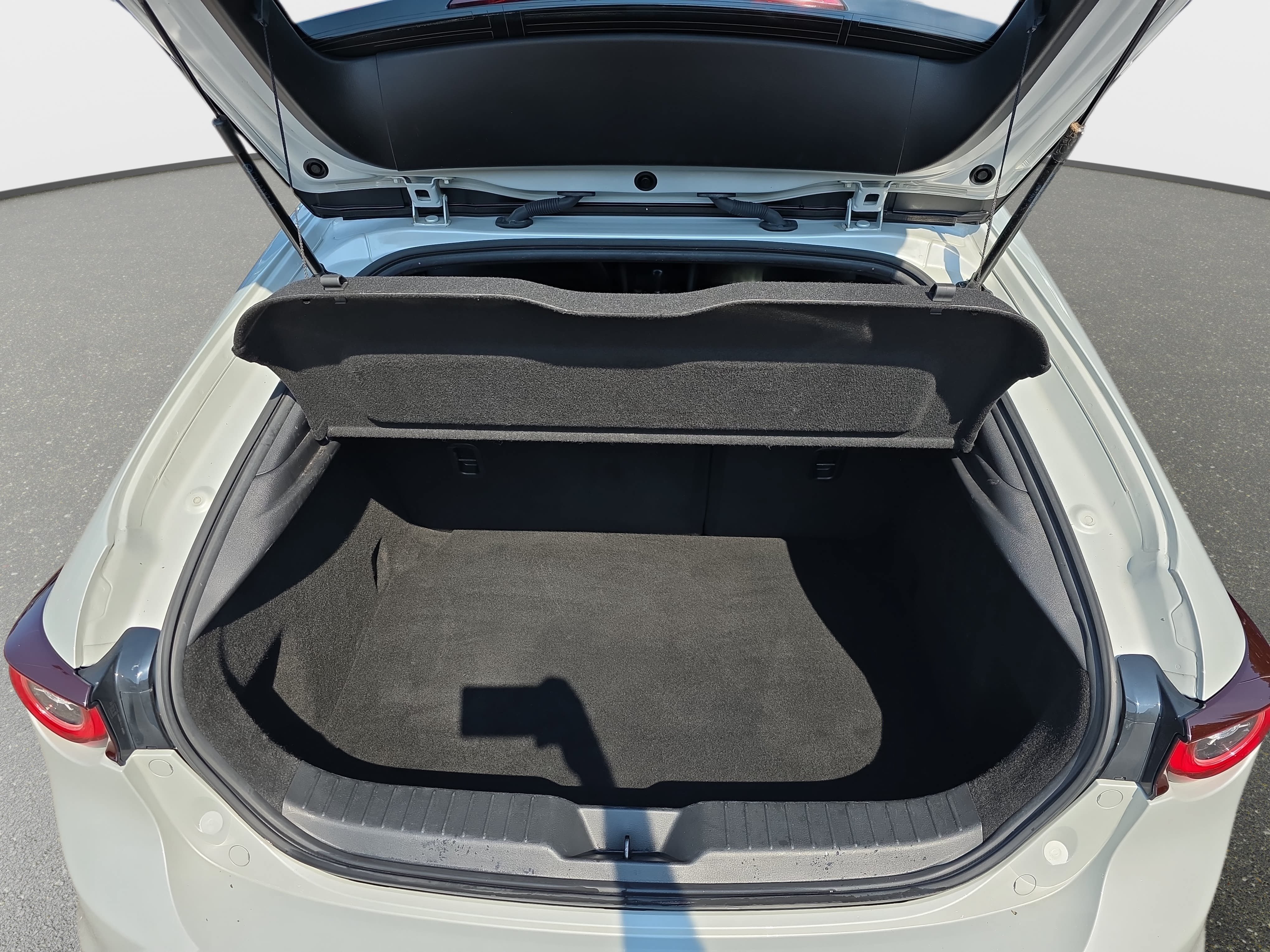 Used 2024 MAZDA MAZDA3 s FWD image 10
