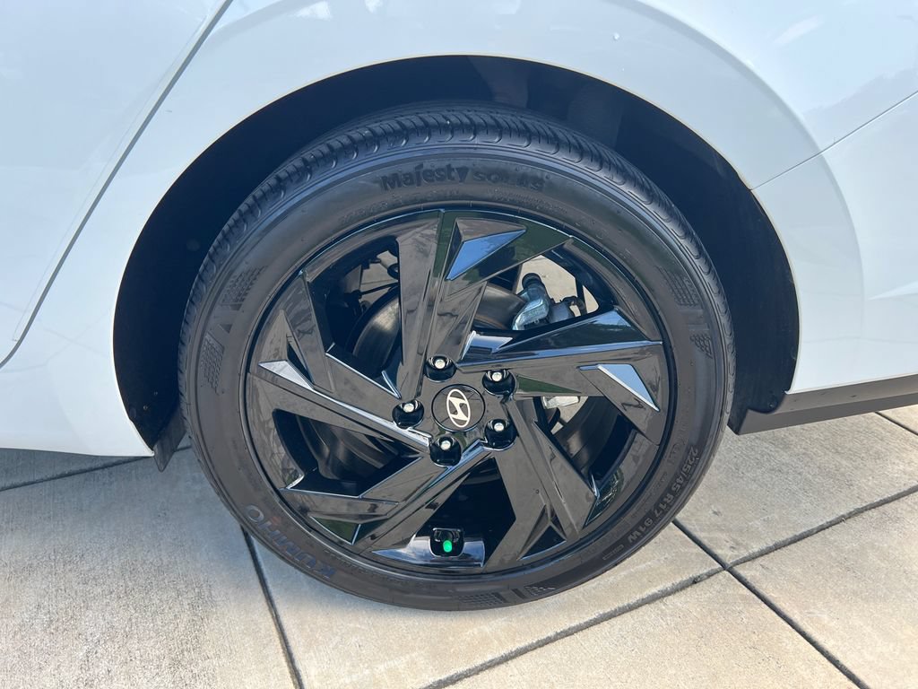 Certified 2026 Hyundai Elantra Sport FWD image 14