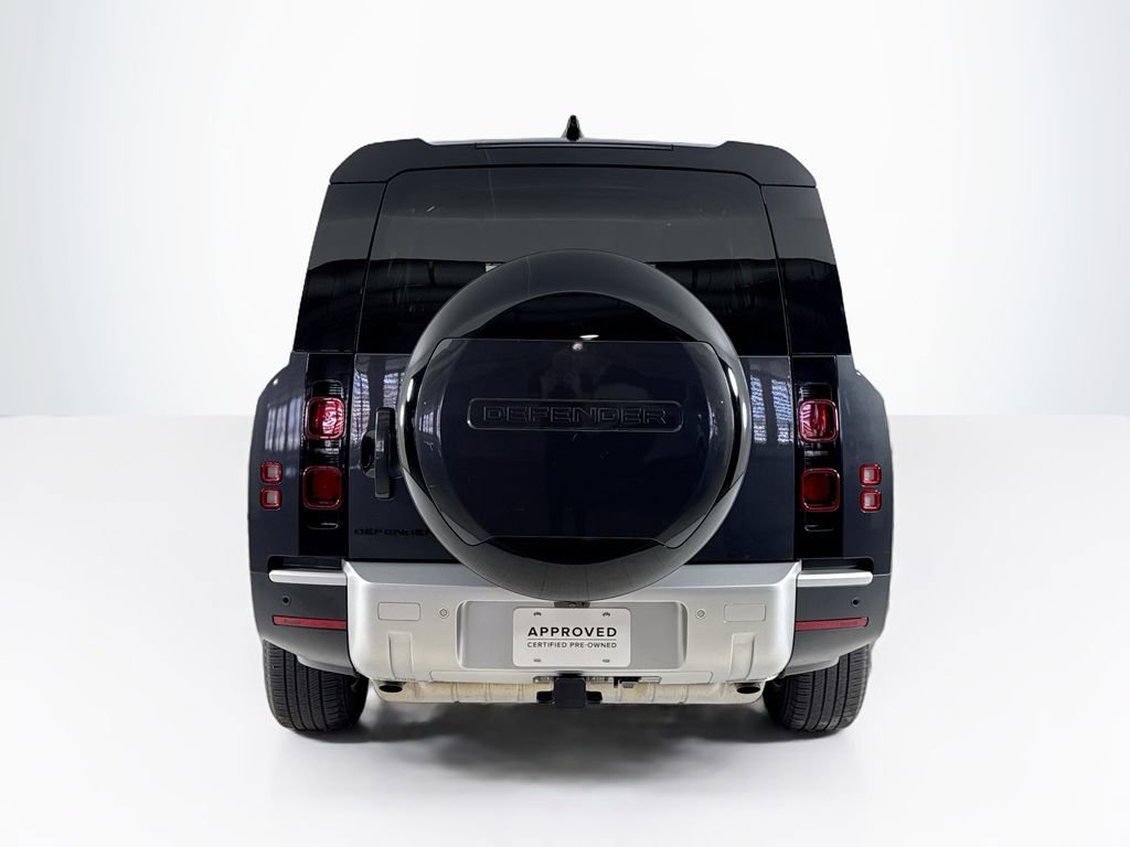 Used 2025 Land Rover Defender 130 S image 4