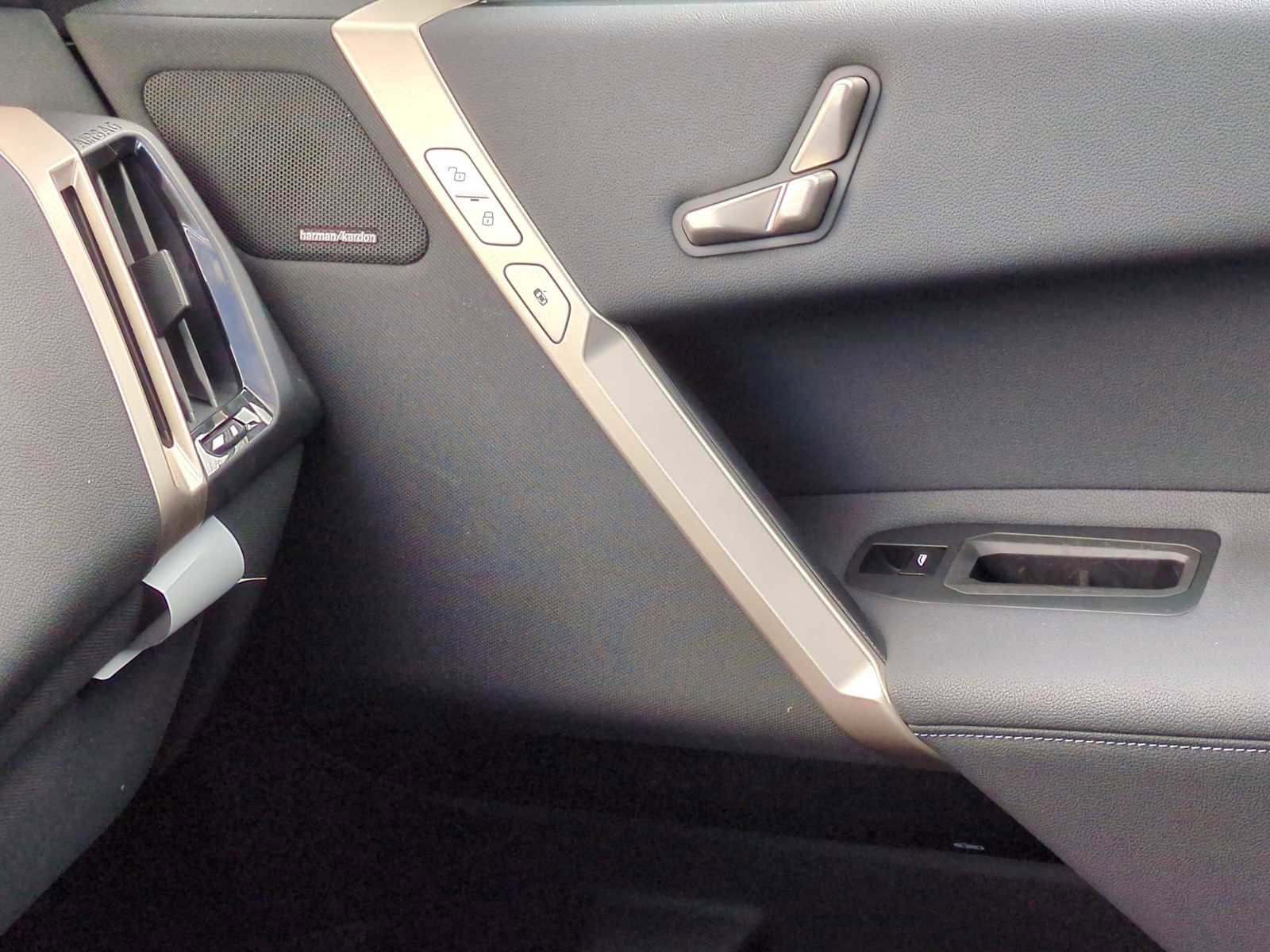 New 2025 BMW iX xDrive50 image 37