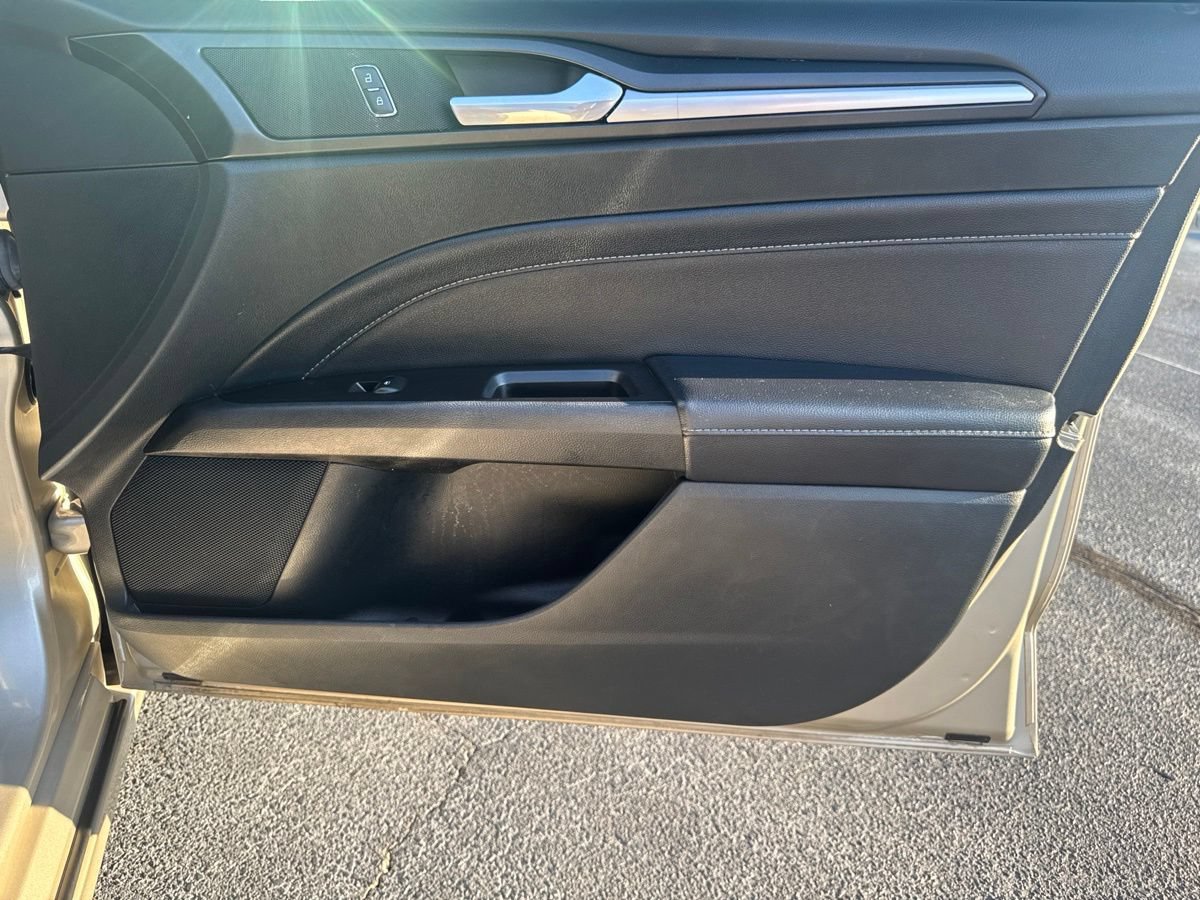 Used 2017 Ford Fusion Titanium AWD/4WD image 43