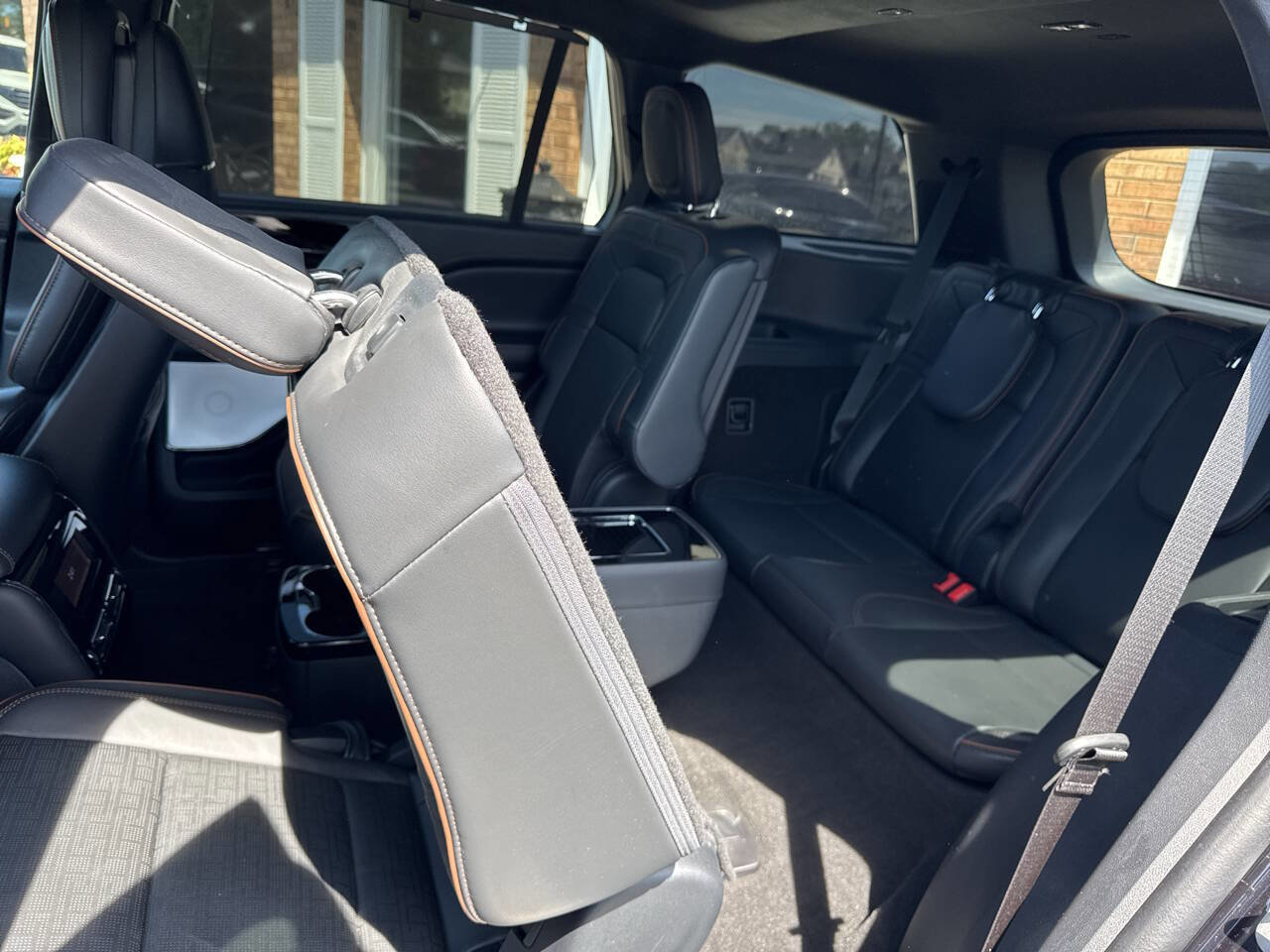 Used 2025 Lincoln Aviator Black Label w/ Jet Appearance Package AWD/4WD image 21