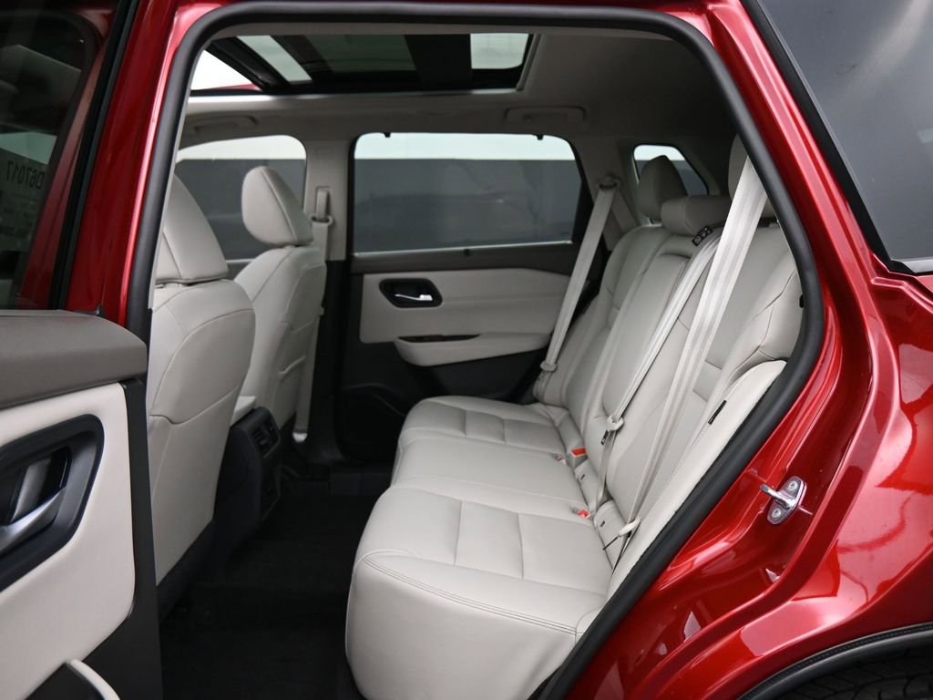 Used 2023 Nissan Rogue SL w/ SL Premium Package image 19