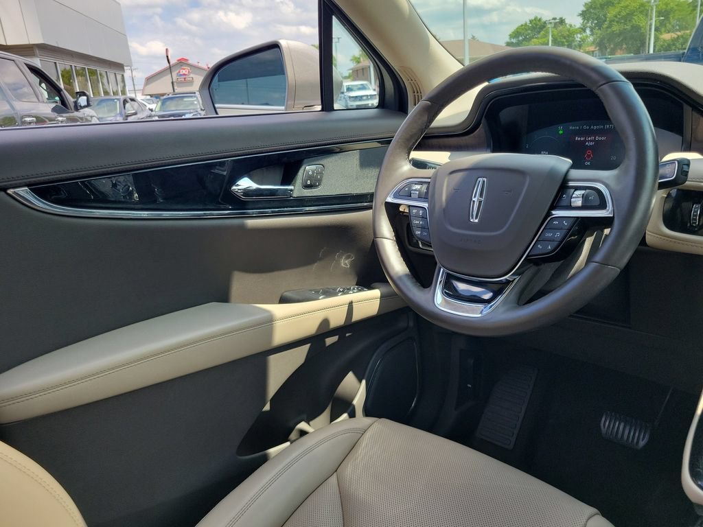 Certified 2023 Lincoln Nautilus Reserve AWD/4WD image 13