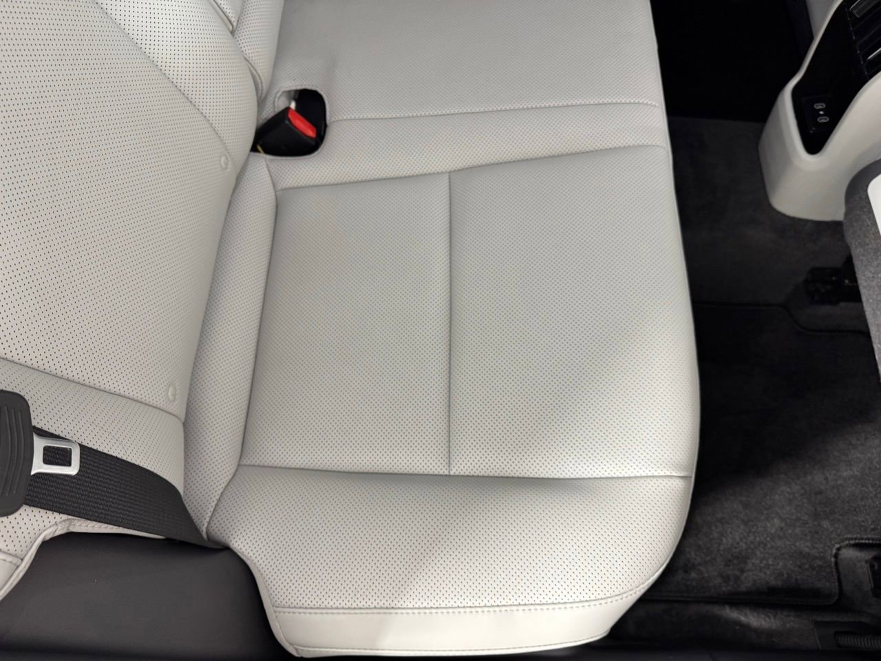 Used 2025 Hyundai Kona Limited image 38