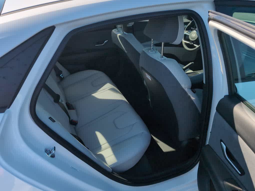 New 2026 Hyundai Elantra SEL Sport FWD image 11