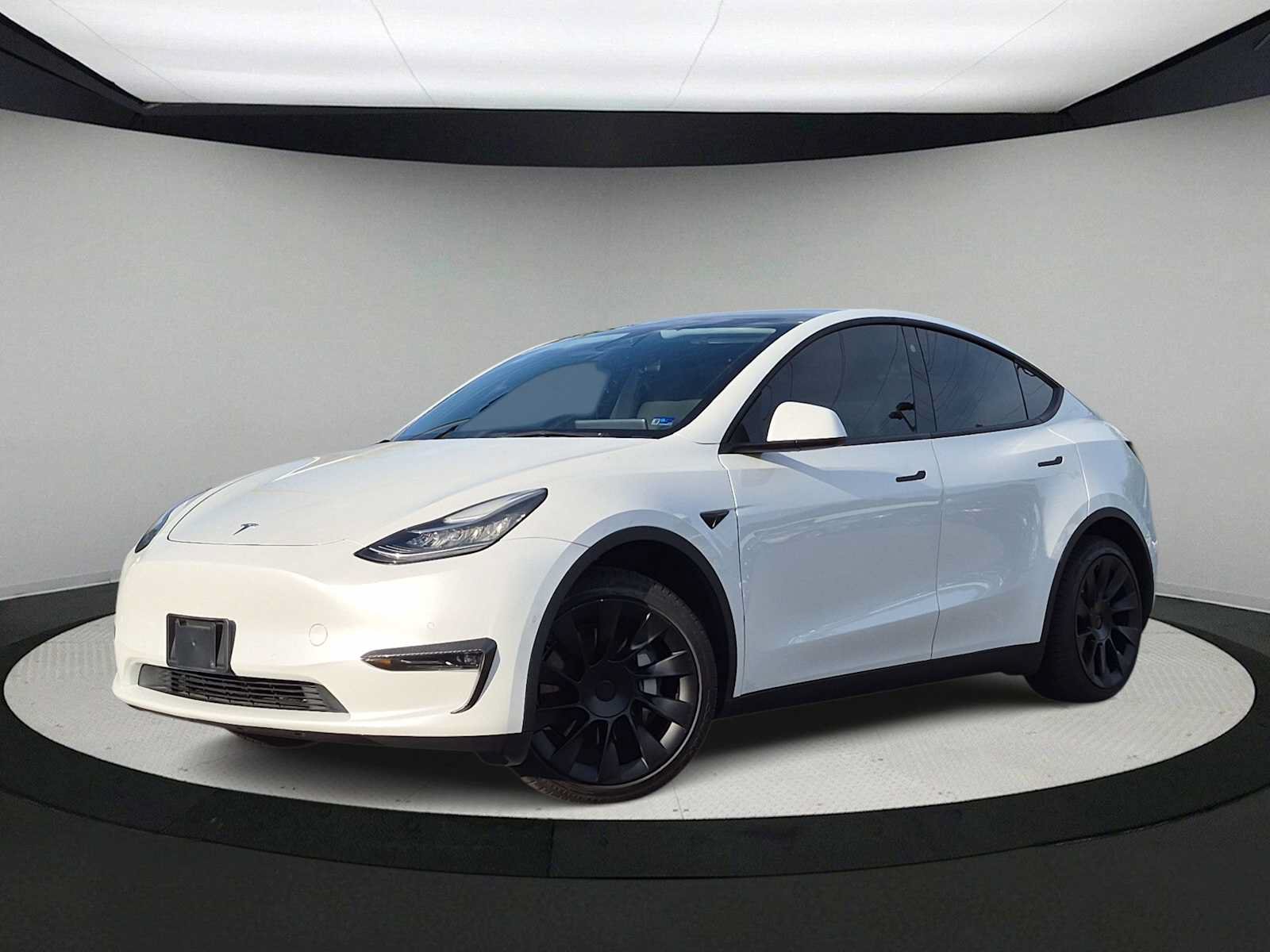 Used 2021 Tesla Model Y Long Range AWD/4WD image 1