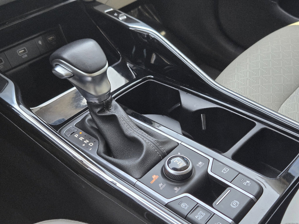 Certified 2022 Kia Sorento SX image 9