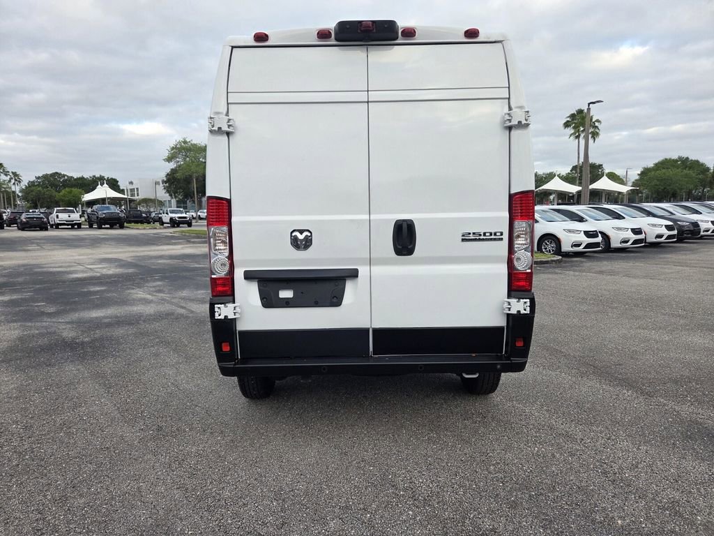 Used 2024 RAM ProMaster 2500 w/ Convenience Group FWD image 7
