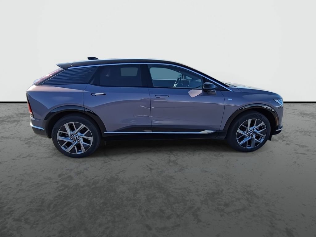 New 2026 Cadillac Optiq Luxury 1 image 9