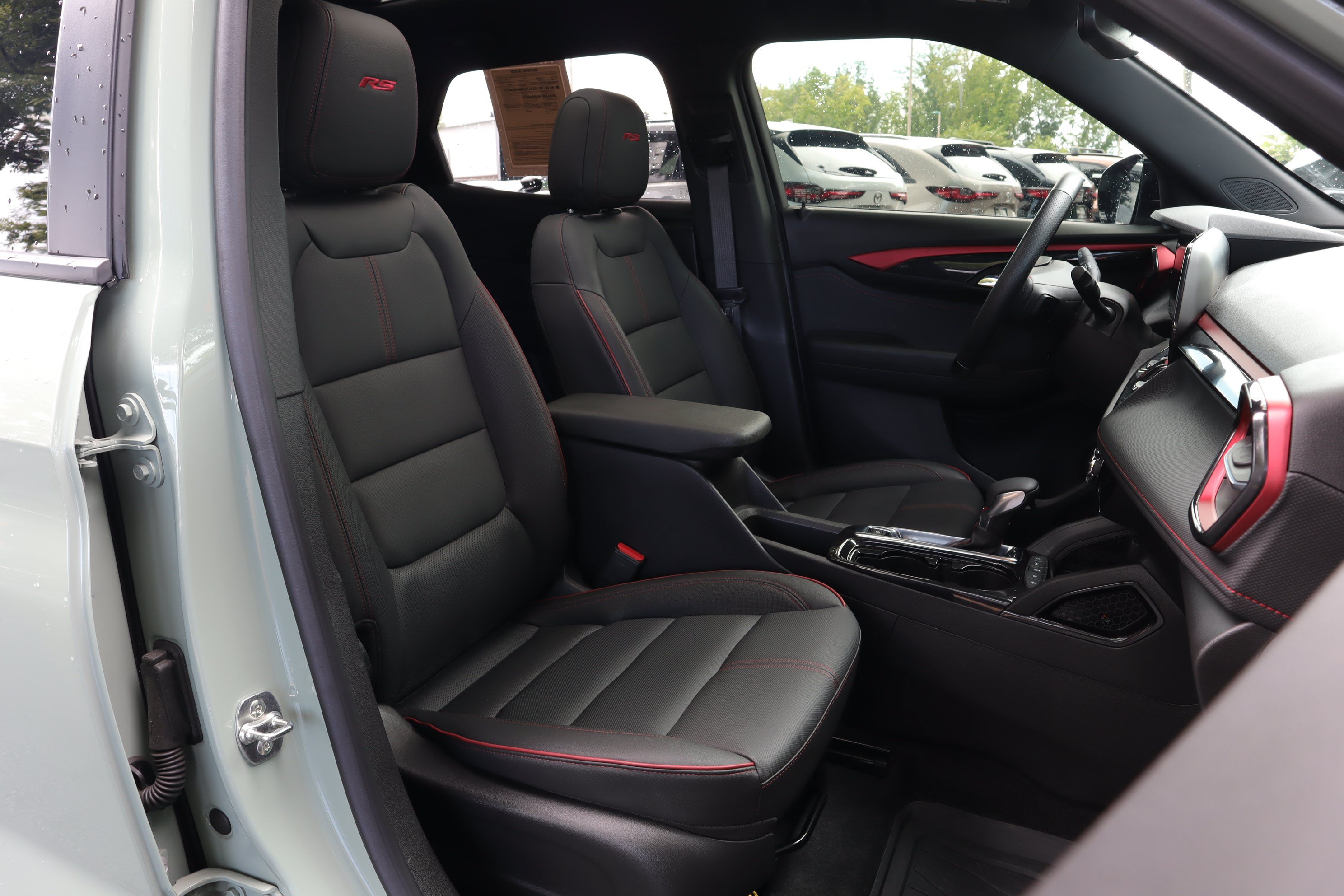 Used 2024 Chevrolet TrailBlazer RS w/ Convenience Package FWD image 29