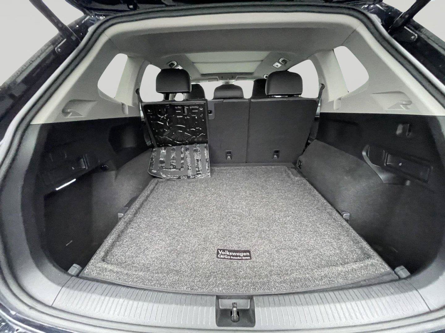 Used 2022 Volkswagen Tiguan SE AWD/4WD image 9