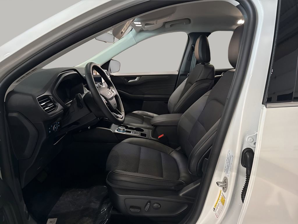 New 2025 Ford Escape SE image 13