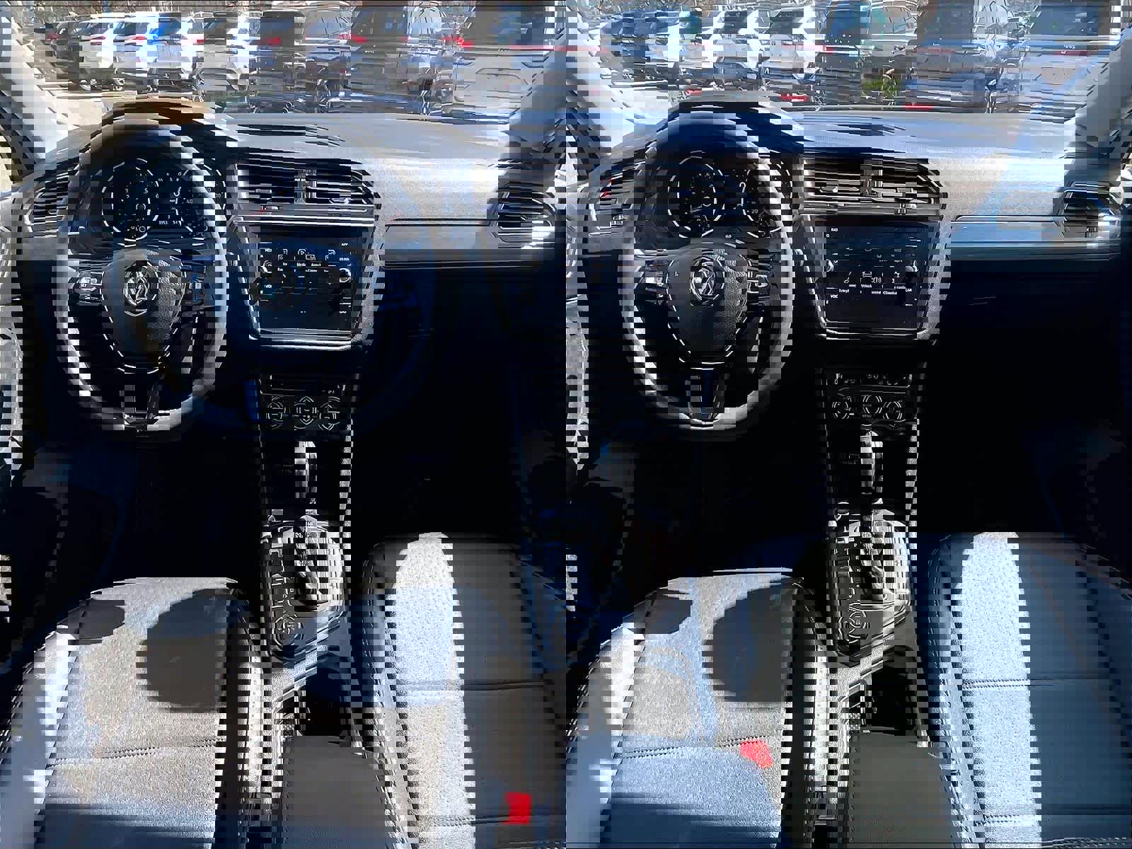 Used 2020 Volkswagen Tiguan SE AWD/4WD image 21