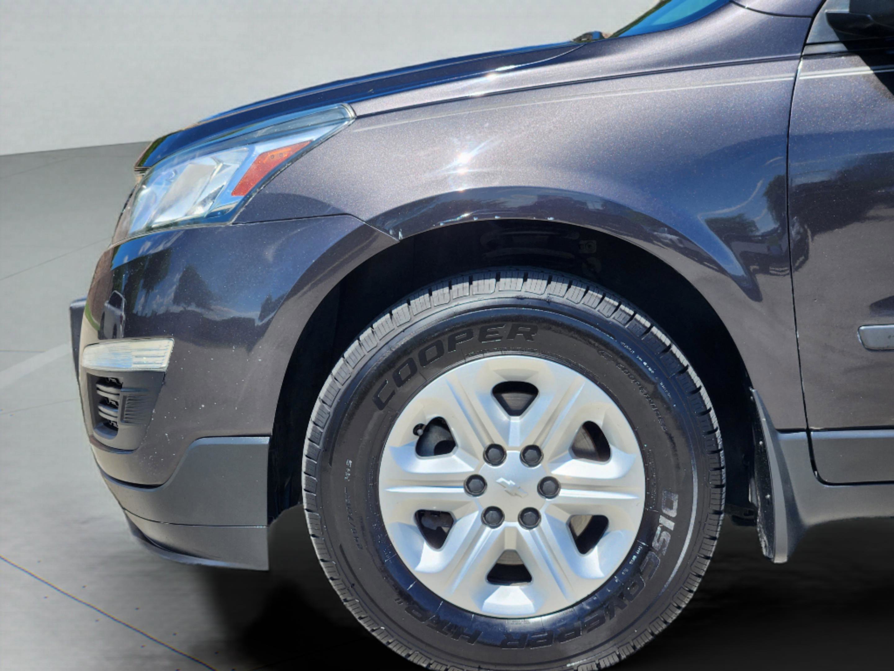Used 2015 Chevrolet Traverse LS FWD image 29