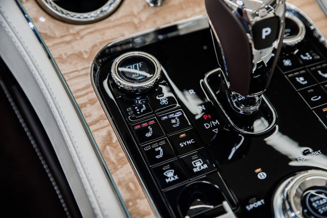 Used 2021 Bentley Continental GT V8 image 15