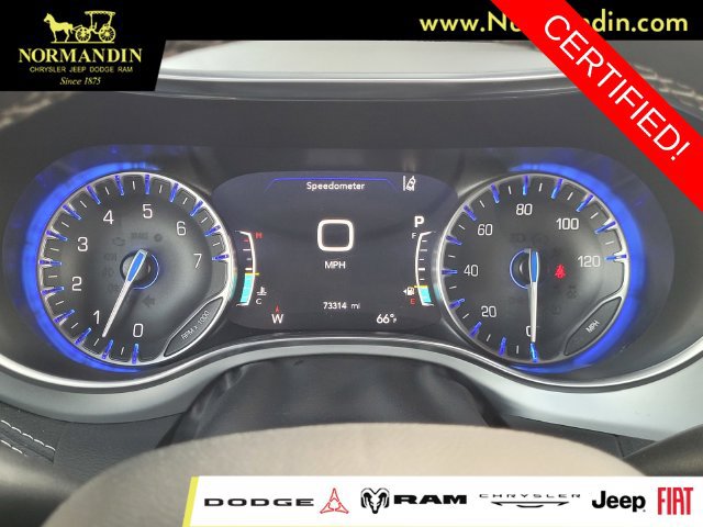 Certified 2025 Chrysler Pacifica Limited FWD image 8