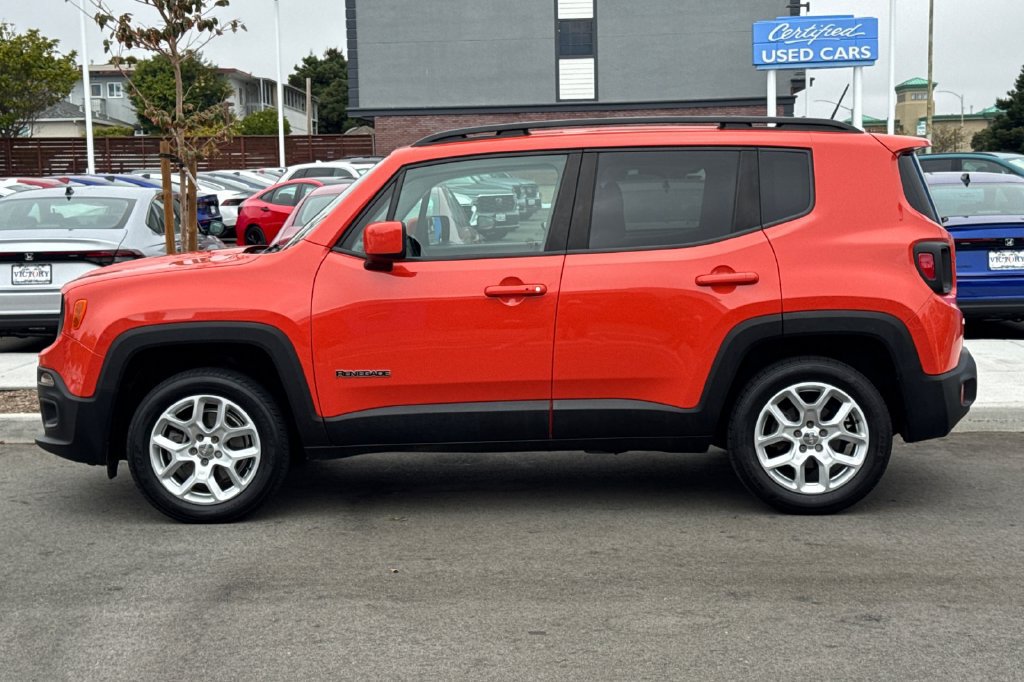 Used 2015 Jeep Renegade Latitude w/ Cold Weather Group II AWD/4WD image 7