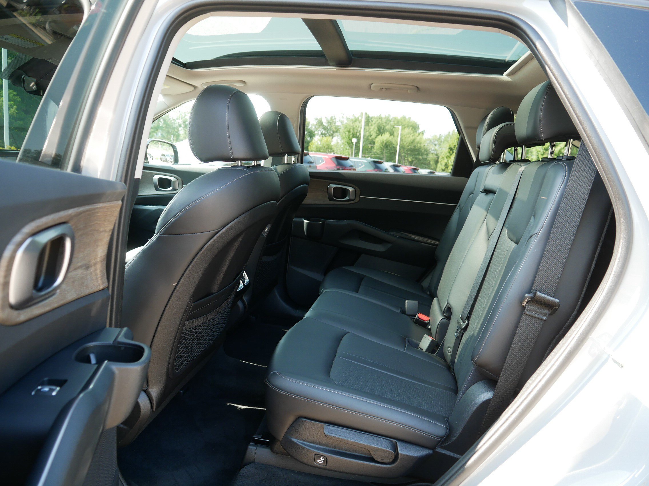 Certified 2023 Kia Sorento S w/ Panoramic Sunroof Package AWD/4WD image 35