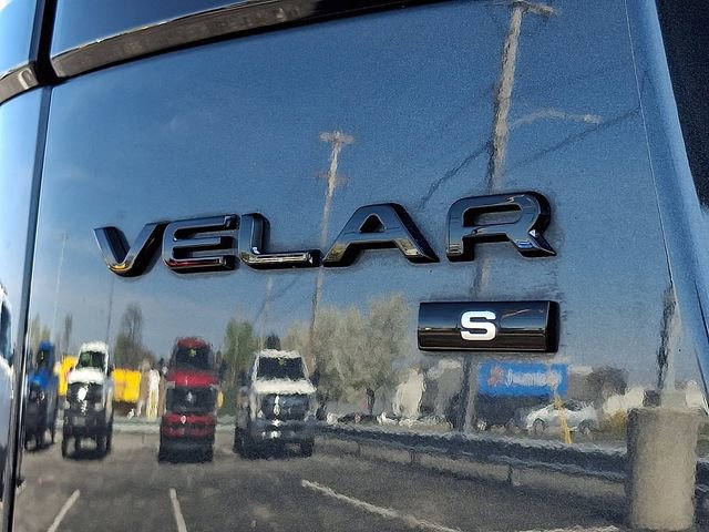 Used 2021 Land Rover Range Rover Velar R-Dynamic S image 32