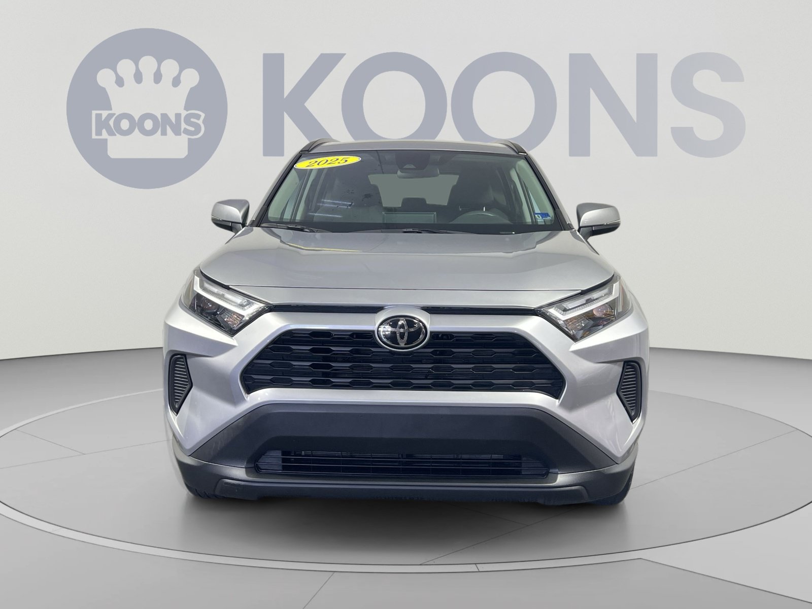 Used 2025 Toyota RAV4 XLE AWD/4WD image 11