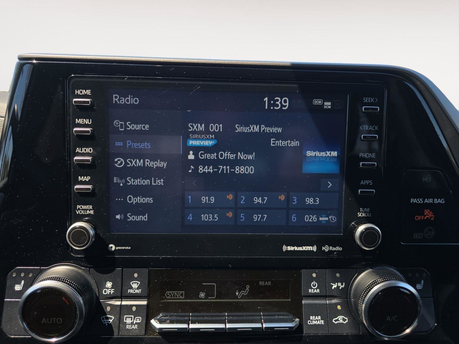 Used 2022 Toyota Highlander XLE image 17