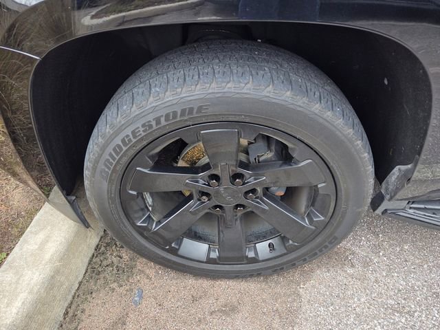 Used 2020 GMC Yukon SLT w/ Graphite Performance Edition image 2