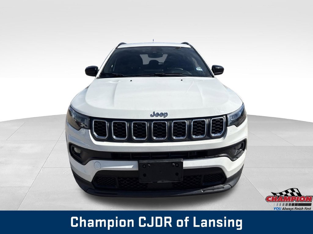 Used 2024 Jeep Compass Latitude AWD/4WD image 13