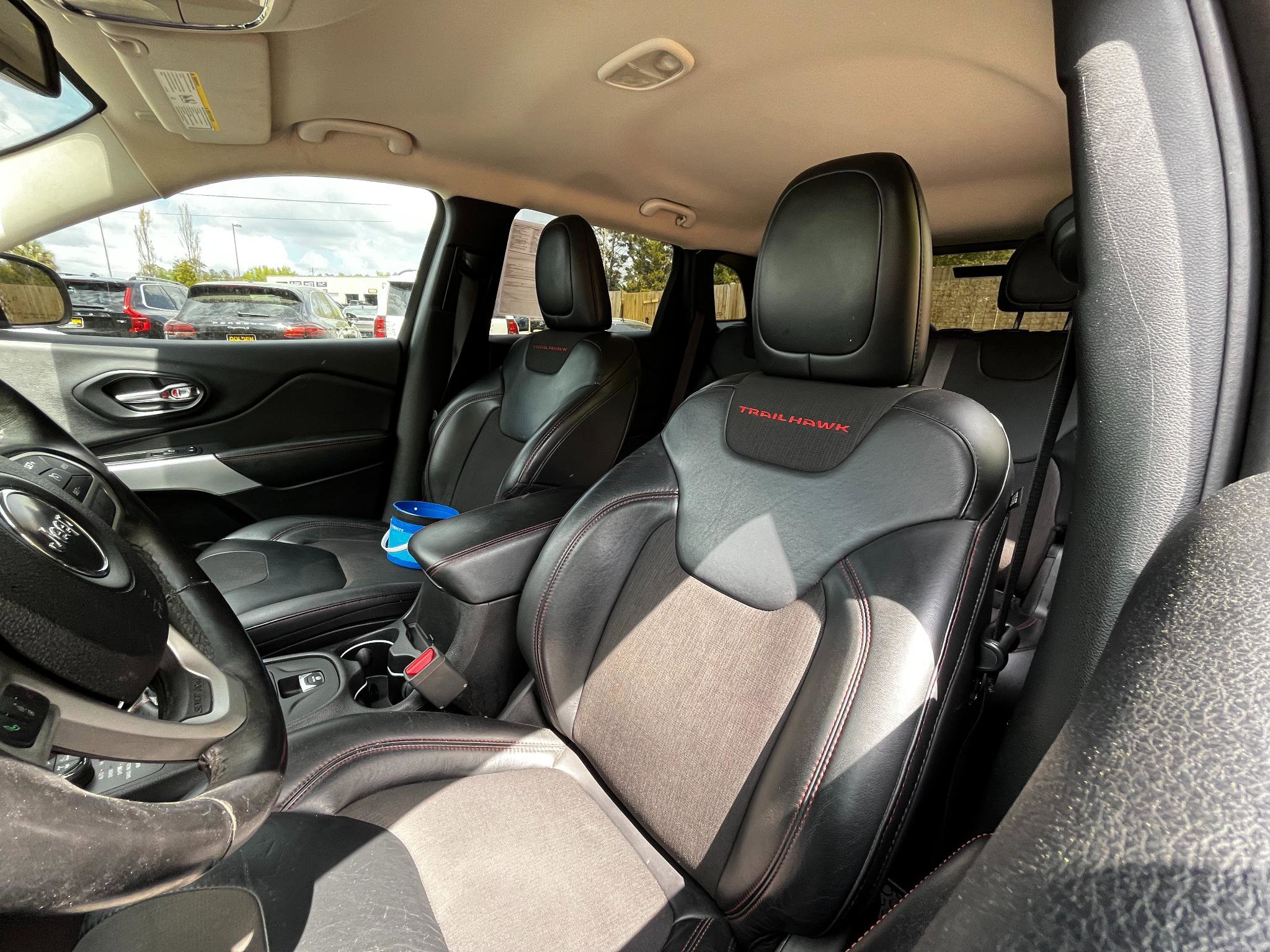 Used 2017 Jeep Cherokee Trailhawk w/ Comfort/Convenience Group image 19