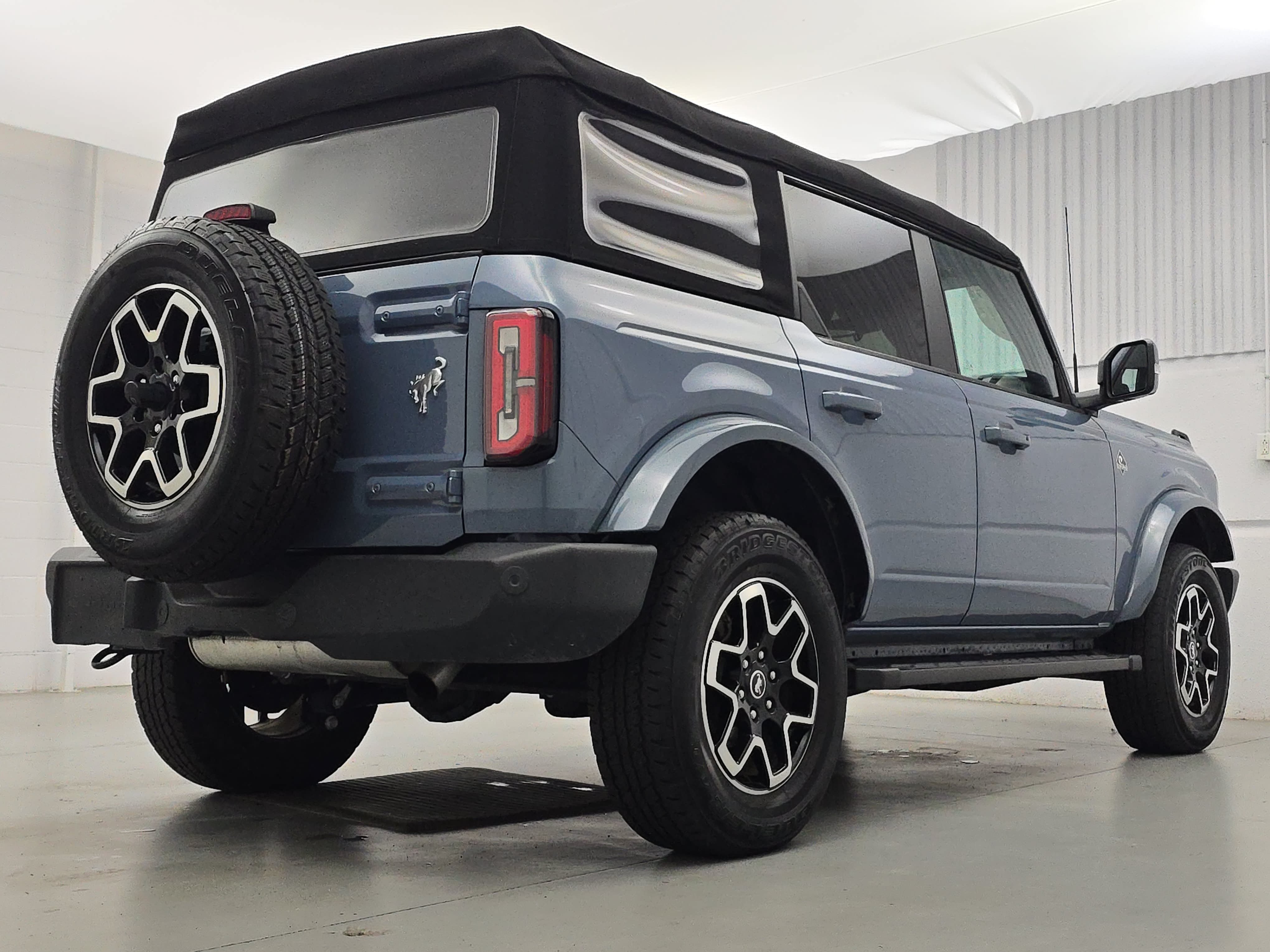 Used 2023 Ford Bronco Outer Banks AWD/4WD image 7