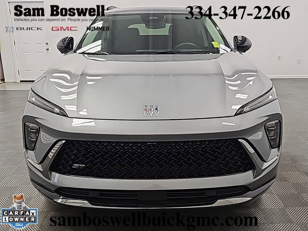 Used 2025 Buick Envision Sport Touring image 3