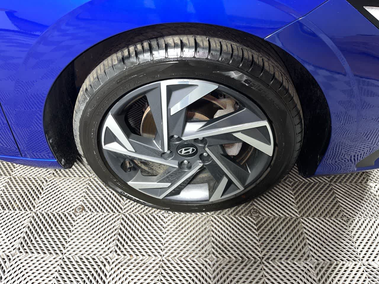 Used 2025 Hyundai Elantra SEL FWD image 10