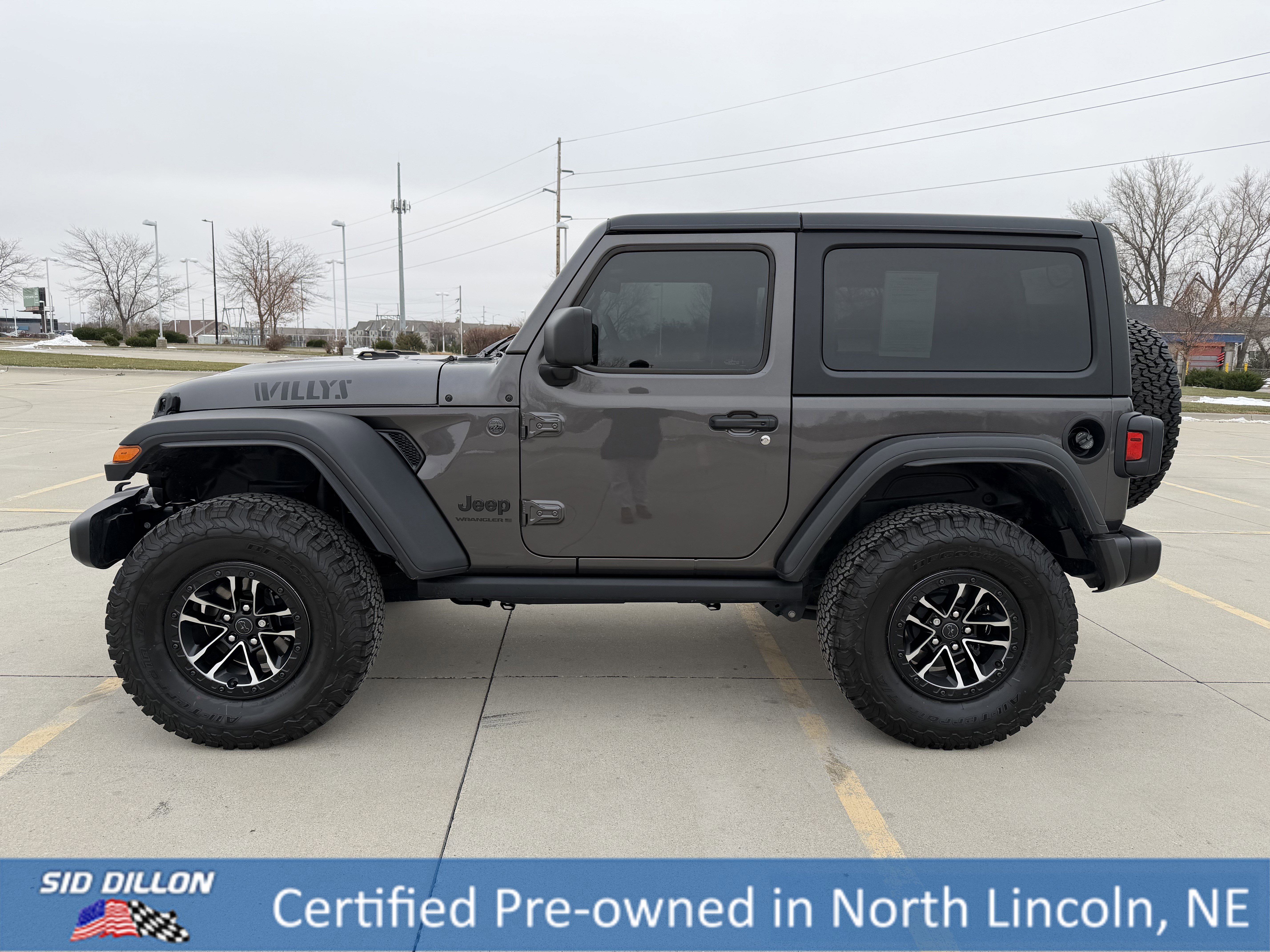 Used 2025 Jeep Wrangler Sport image 2