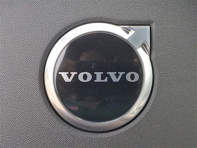 New 2026 Volvo XC90 B6 Plus w/ Protection Package Premier image 12