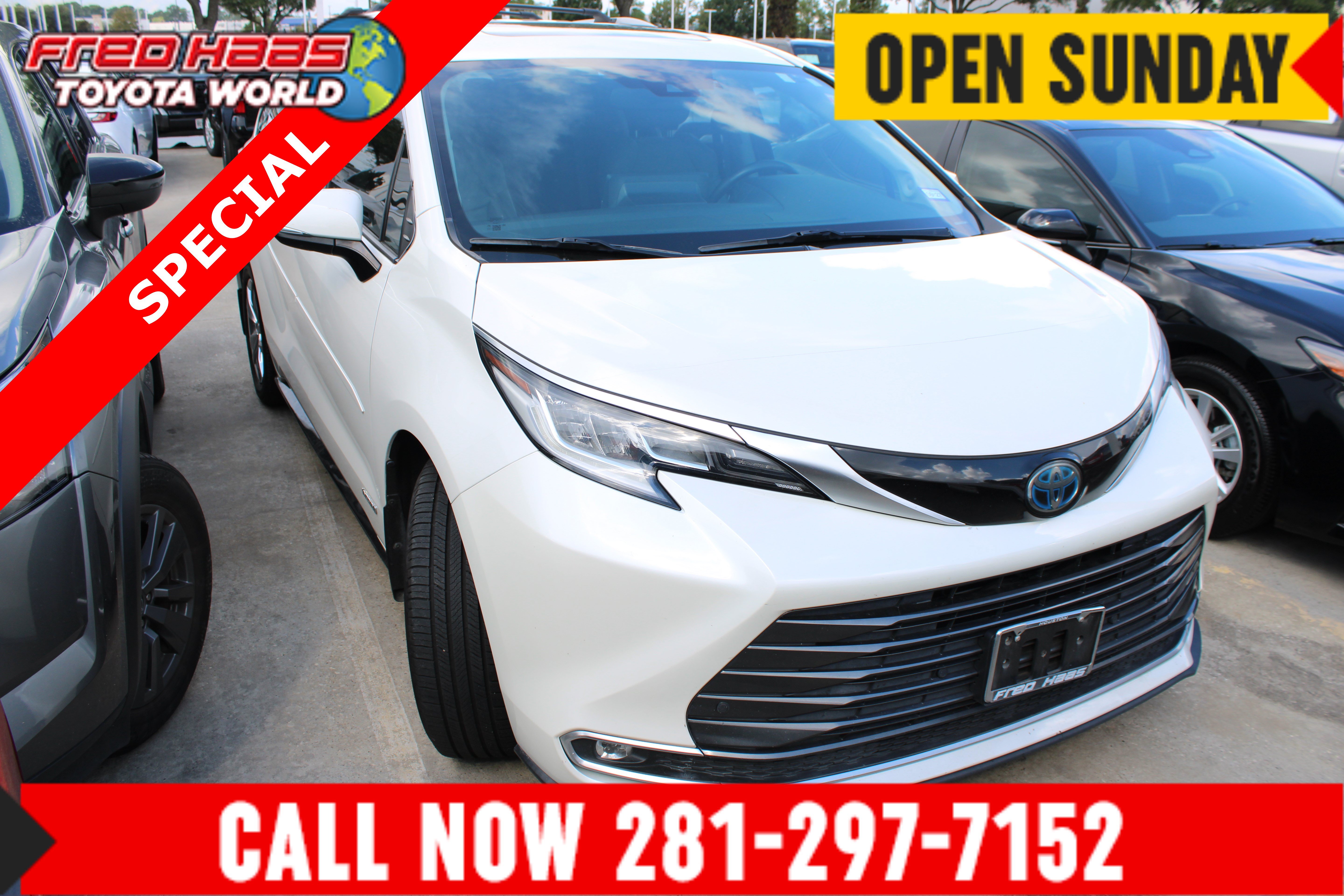 Used 2021 Toyota Sienna Limited FWD image 1