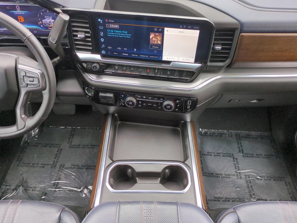 Used 2024 Chevrolet Silverado 2500 High Country w/ High Country Premium Package AWD/4WD image 15