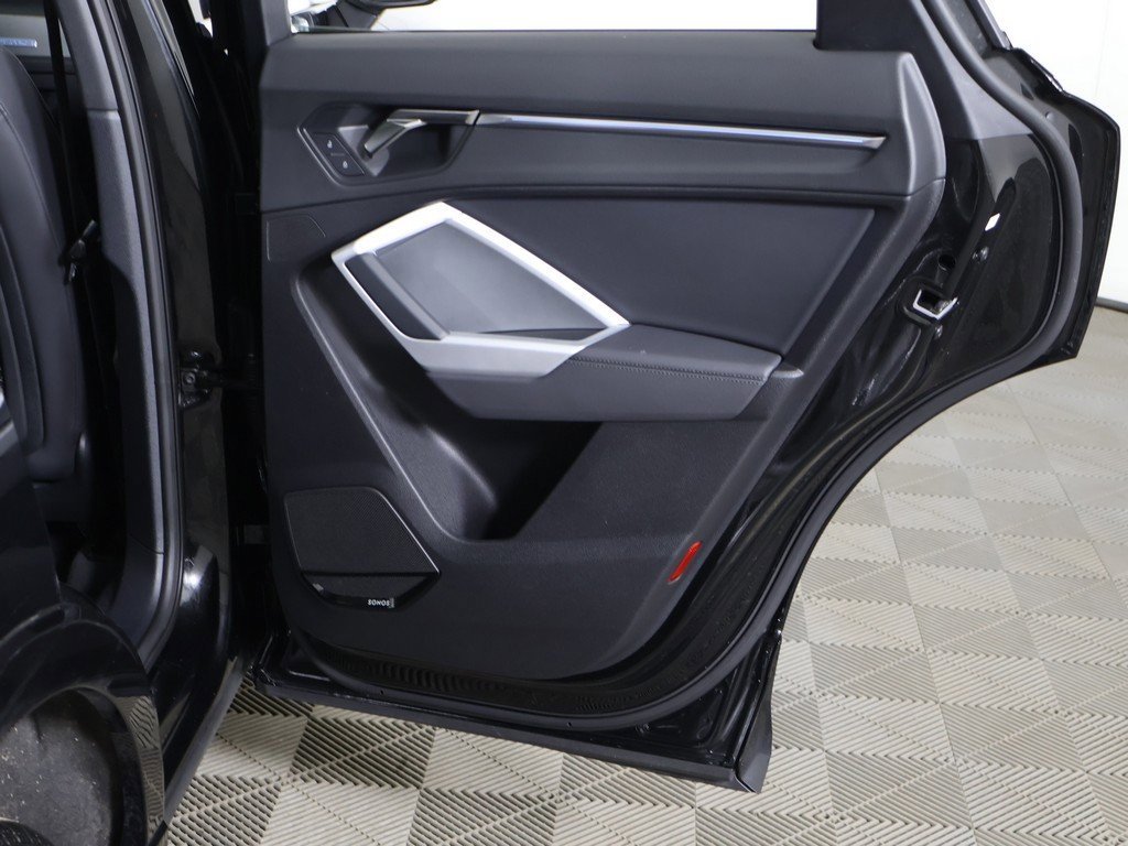 Used 2023 Audi Q3 2.0T Premium Plus w/ Premium Plus Package image 28