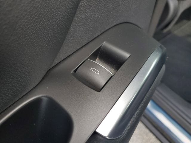 Used 2024 Chevrolet Traverse RS FWD image 17