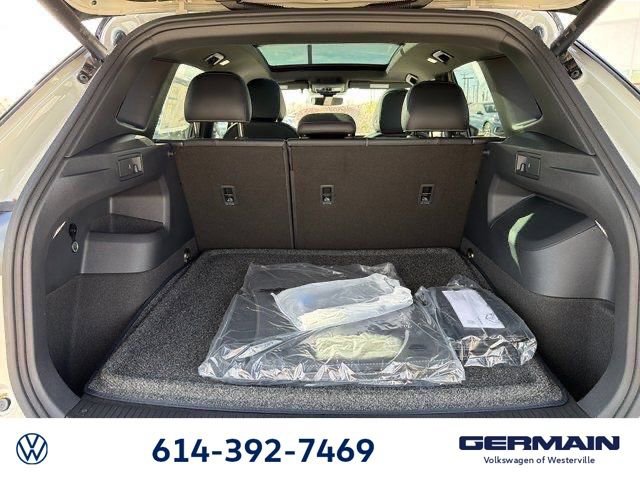 New 2026 Volkswagen Tiguan SE R-Line image 16