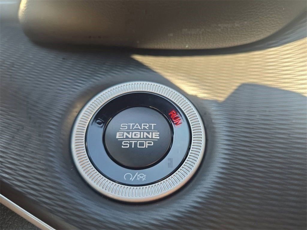 New 2025 Jeep Grand Cherokee L Altitude image 22