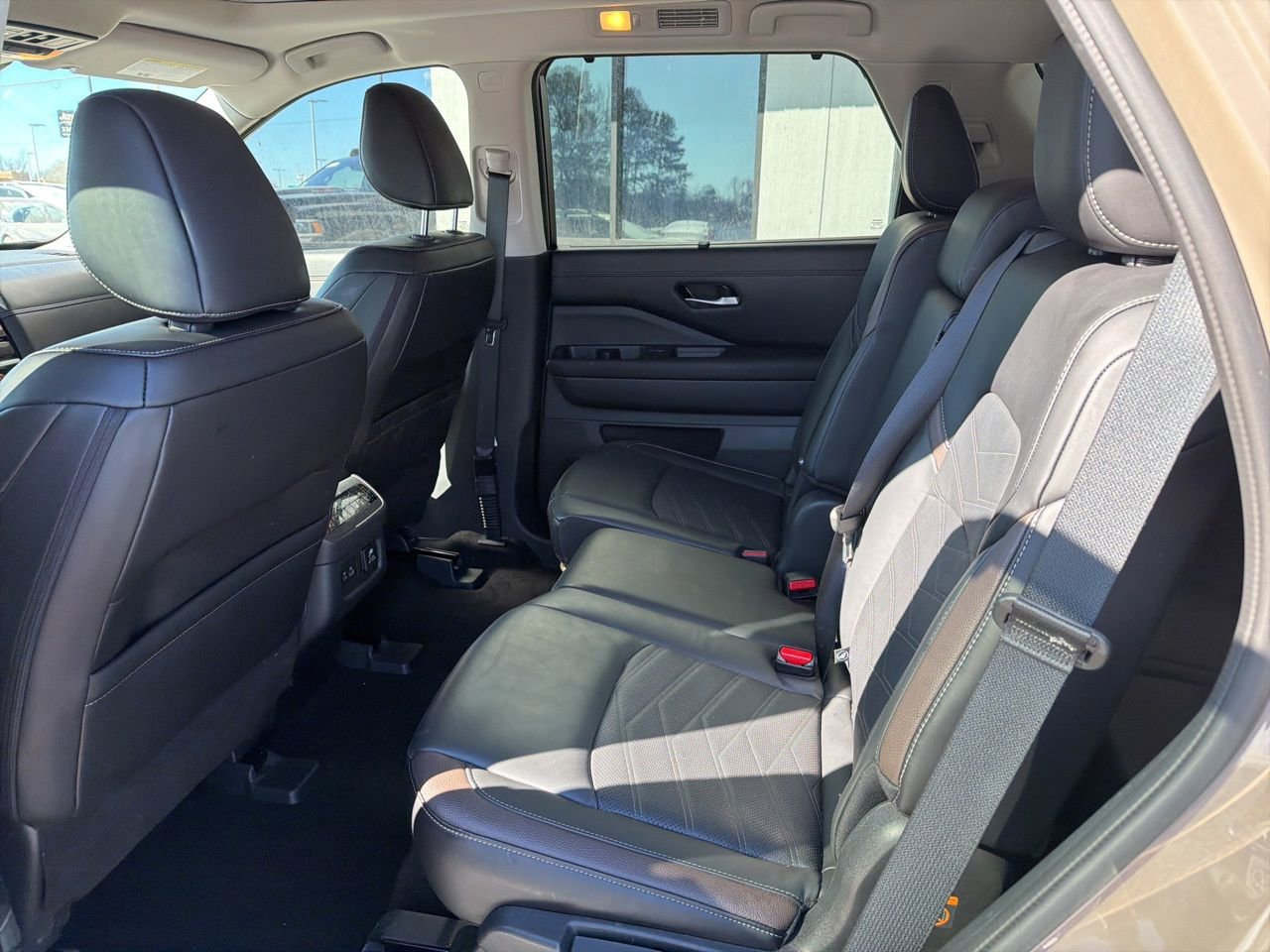 Used 2024 Nissan Pathfinder Platinum w/ Cargo Package image 5