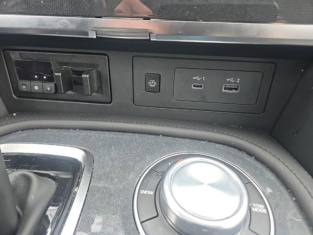 Used 2024 Nissan Armada SL w/ Midnight Edition Package image 24