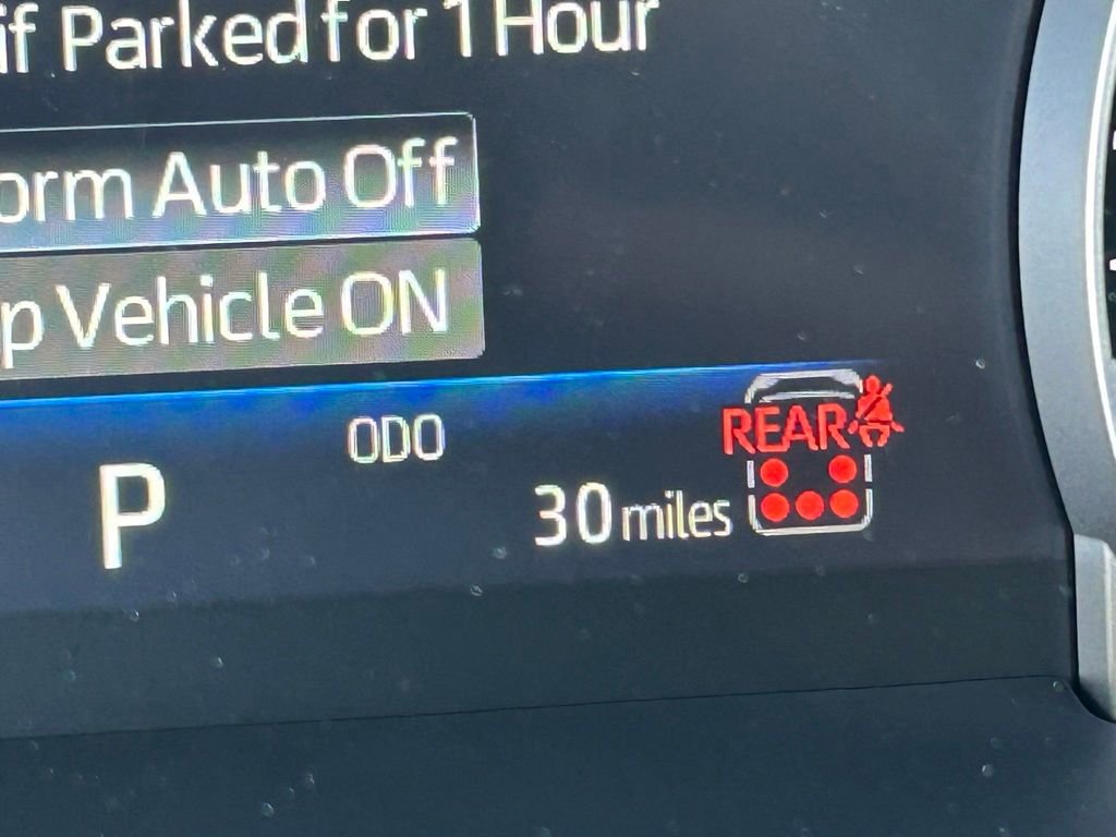 Used 2025 Toyota Highlander XLE image 14