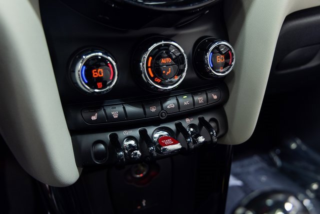 Used 2023 MINI Cooper 2-Door Hardtop w/ Signature Upholstery Package image 19