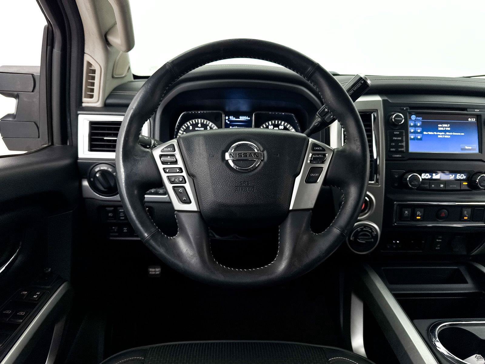 Used 2017 Nissan Titan PRO-4X AWD/4WD image 4