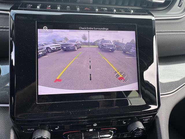 Used 2022 Jeep Grand Cherokee Laredo w/ Luxury Tech Group I image 12