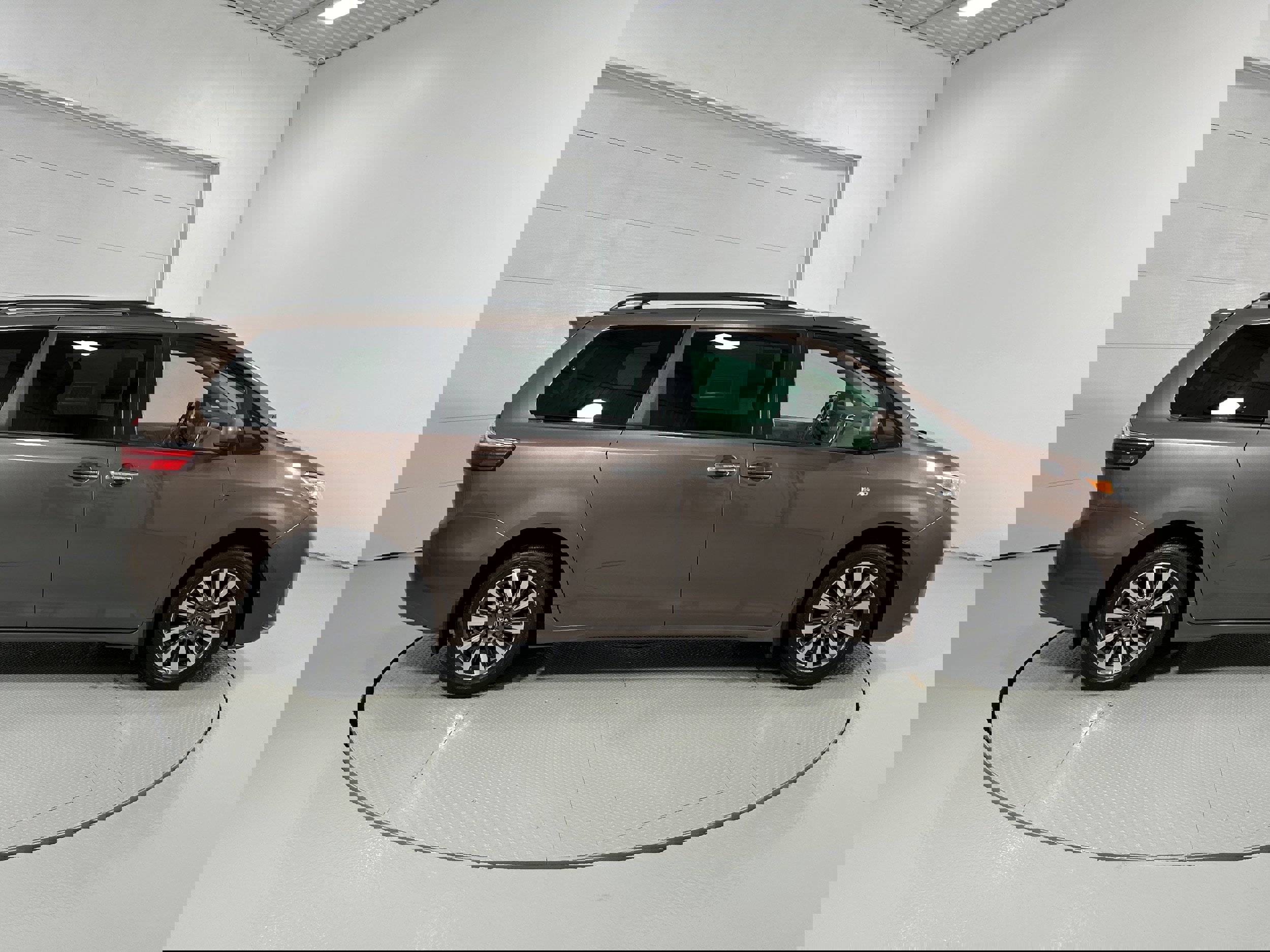 Used 2020 Toyota Sienna XLE w/ XLE Navigation Package image 40