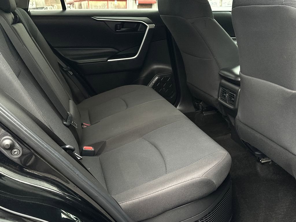 Used 2022 Toyota RAV4 LE image 13